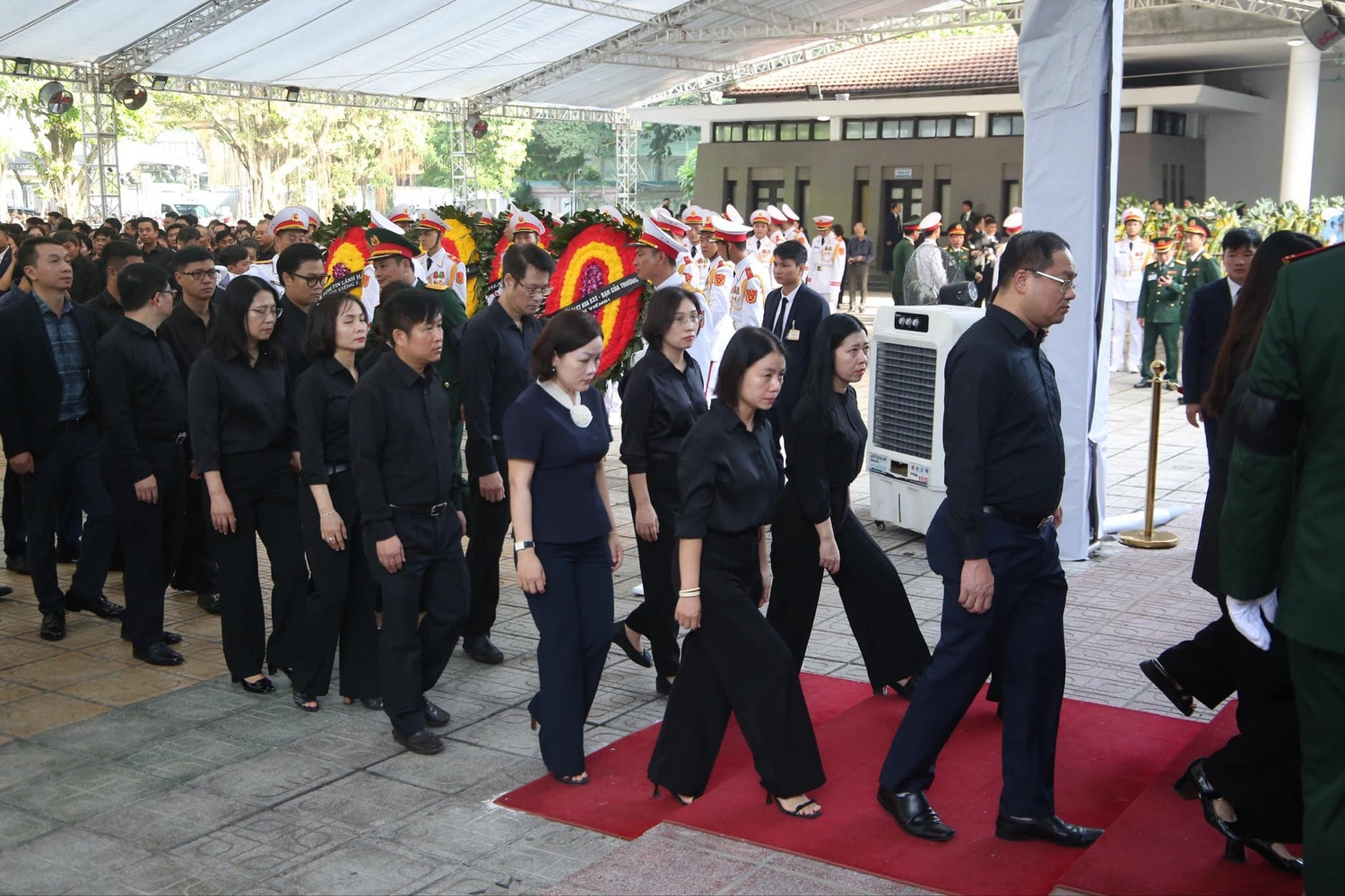 ĐBQH và đại biểu HĐND thành phố Hà Nội các khóa viếng Tổng Bí thư Nguyễn Phú Trọng -0