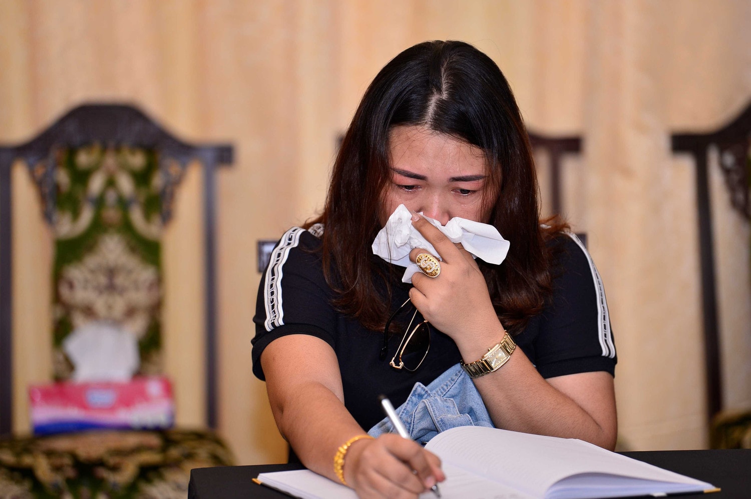 Nhiều bạn trẻ đã khóc khi nhớ về Tổng Bí thư Lễ Viếng Tổng Bí thư Nguyễn Phú Trọng tại TP. Hồ Chí Minh: Gần 4 vạn người đến viếng tại Hội trường Thống Nhất -0