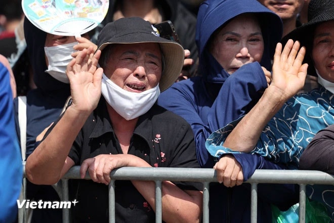 Người dân cả nước thương tiếc nhà lãnh đạo tài năng, đức độ -0