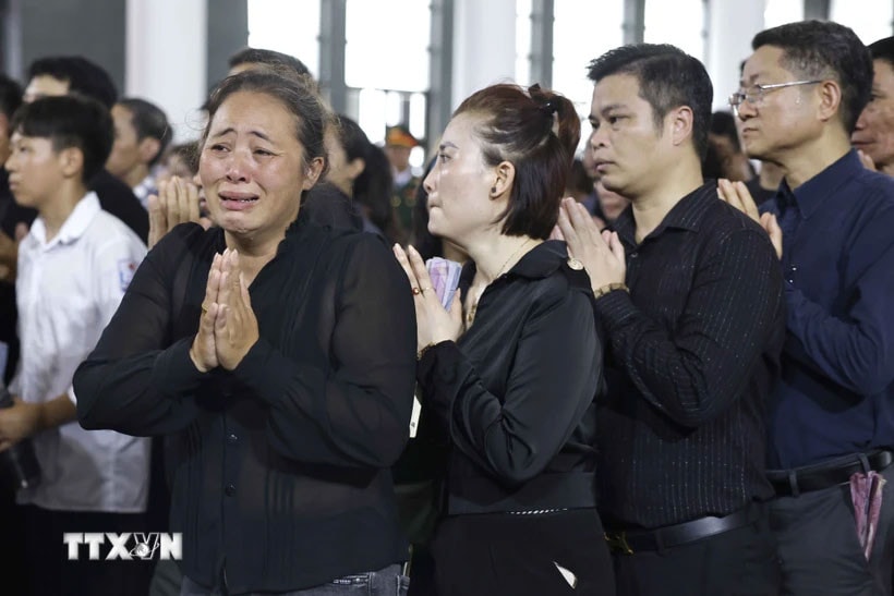 Người dân cả nước thương tiếc nhà lãnh đạo tài năng, đức độ -0