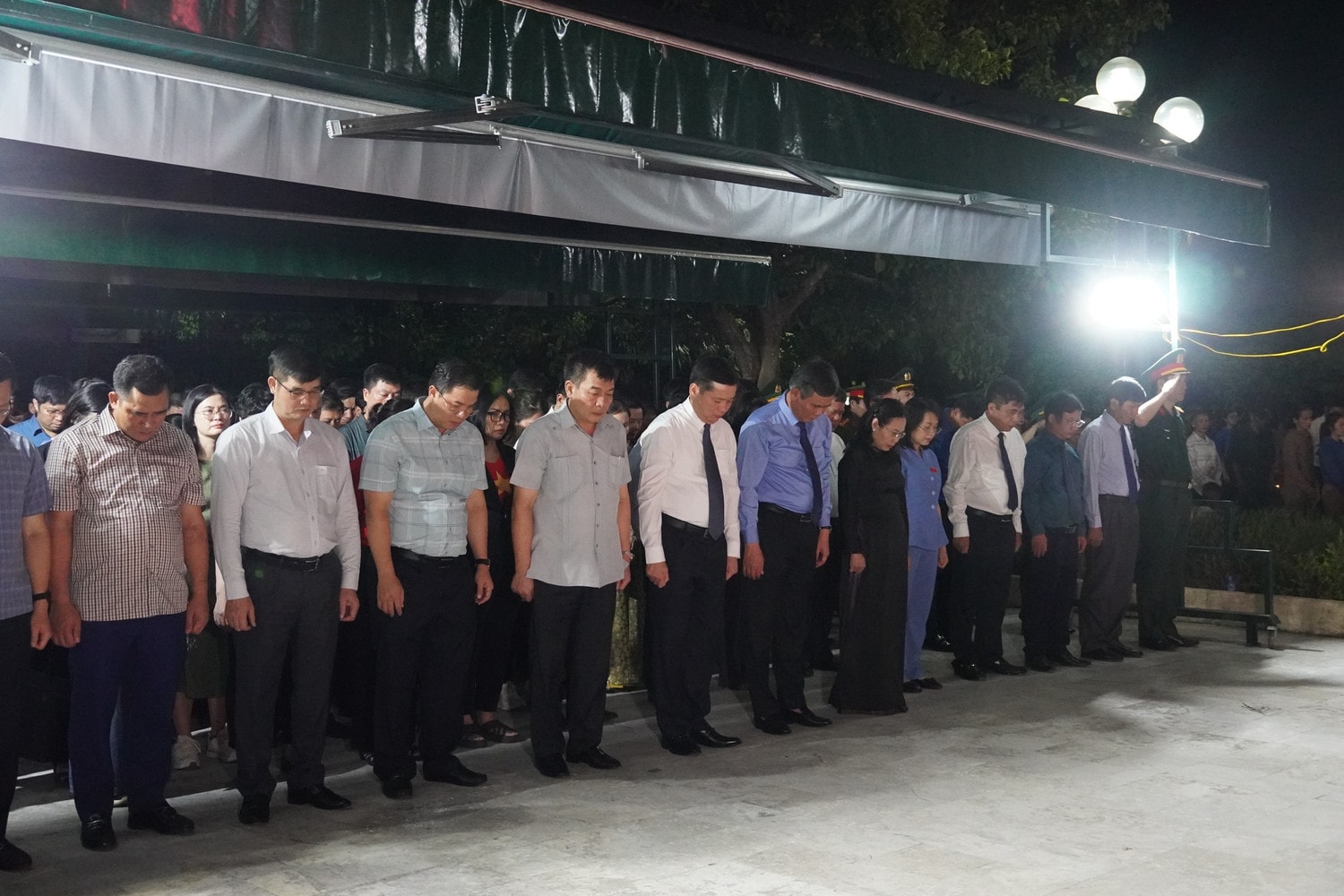 Quảng Bình: Thắp nến tri ân các anh hùng liệt sĩ -0