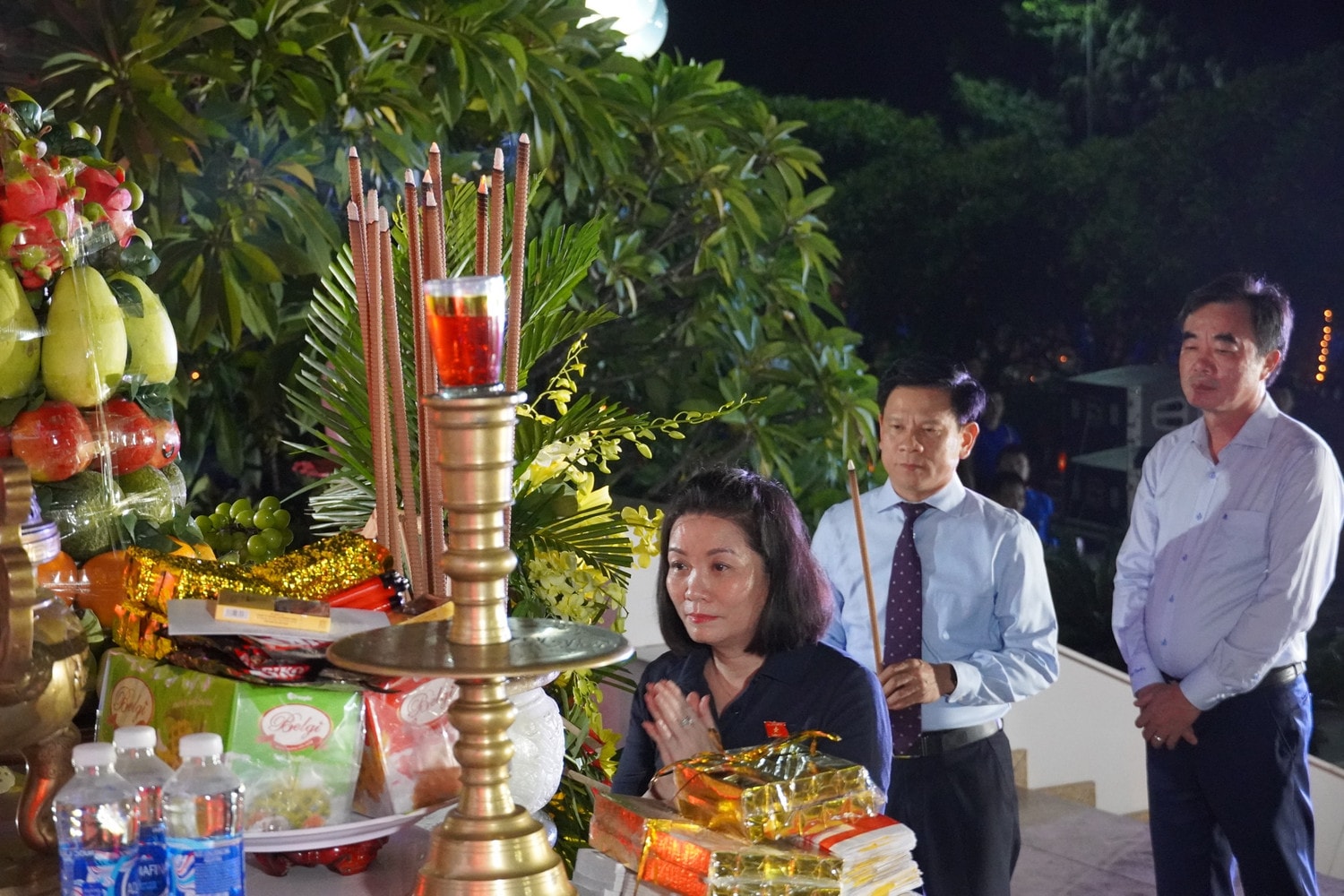 Quảng Bình: Thắp nến tri ân các anh hùng liệt sĩ -0