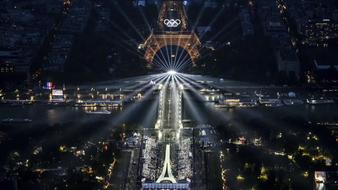 Sững sờ và kinh ngạc với Lễ khai mạc Olympic Paris 2024 -1