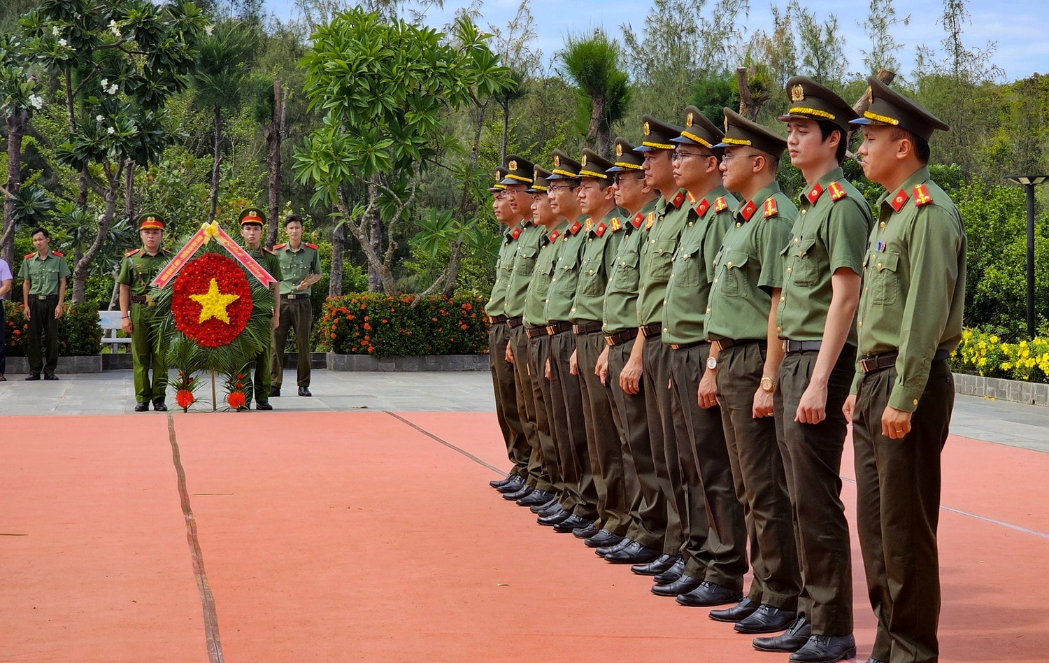 Tưởng niệm 64 chiến sĩ Hải quân nằm lại ở Gạc Ma -0