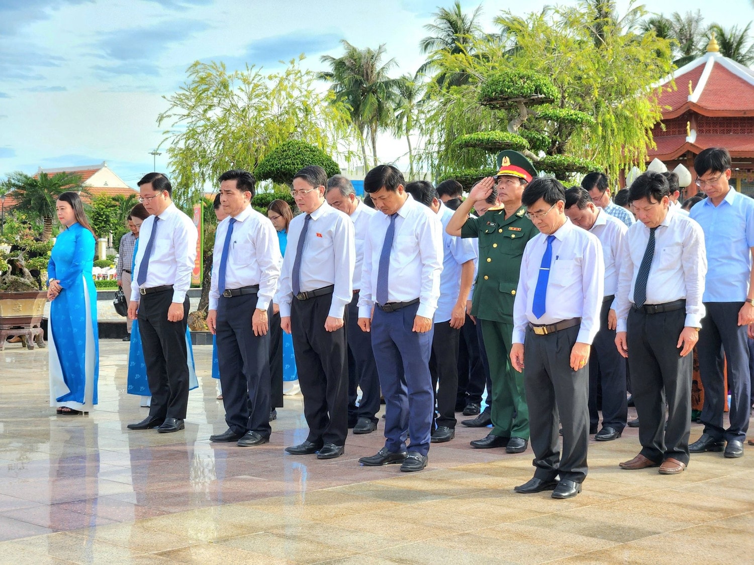 Phó Chủ tịch Quốc hội Nguyễn Đức Hải tri ân các anh hùng liệt sĩ, thăm nhà lưu niệm mẹ VNAH Nguyễn Thị Thứ