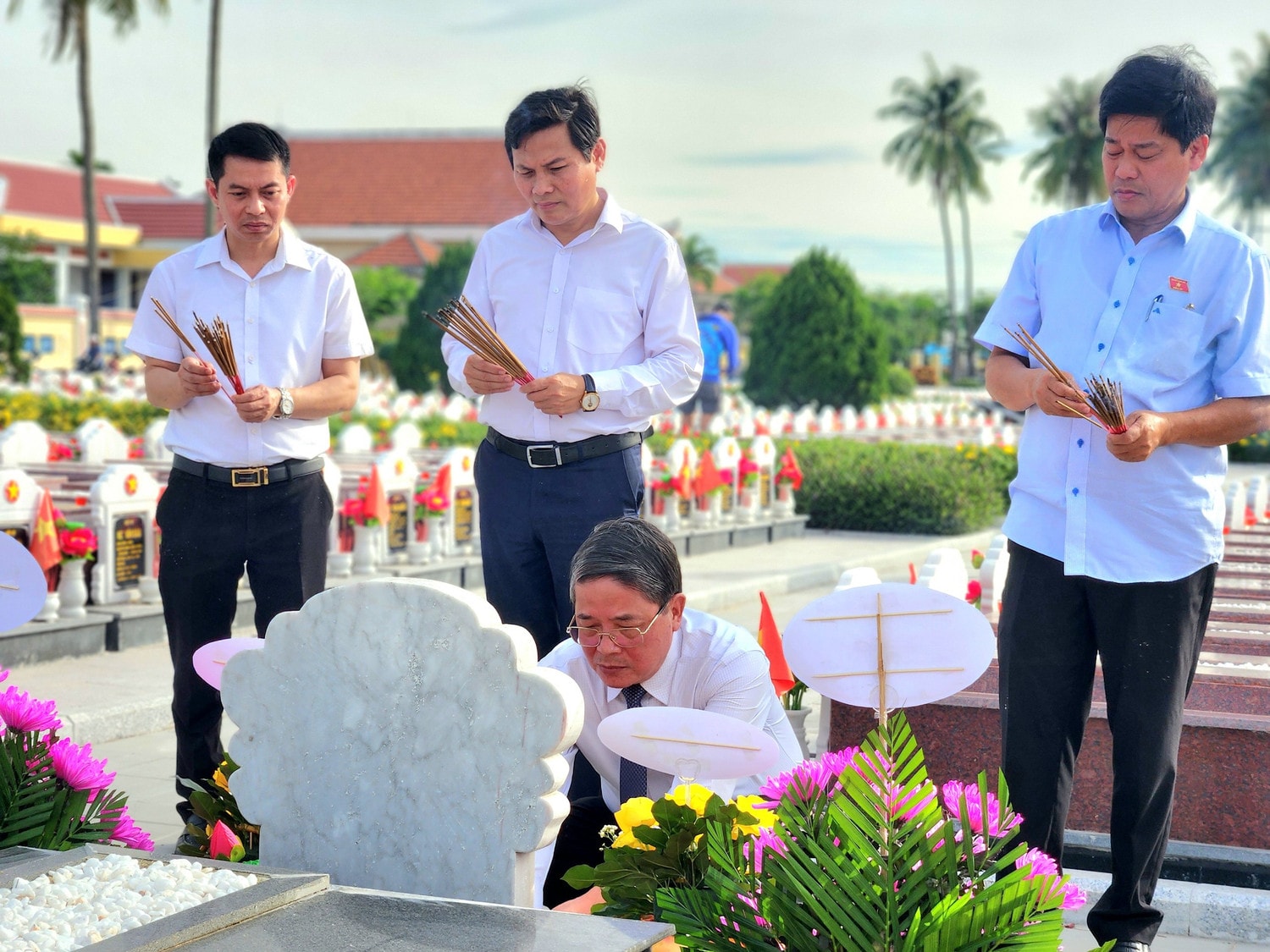 Phó Chủ tịch Quốc hội Nguyễn Đức Hải tri ân các anh hùng liệt sĩ, thăm nhà lưu niệm mẹ VNAH Nguyễn Thị Thứ -0