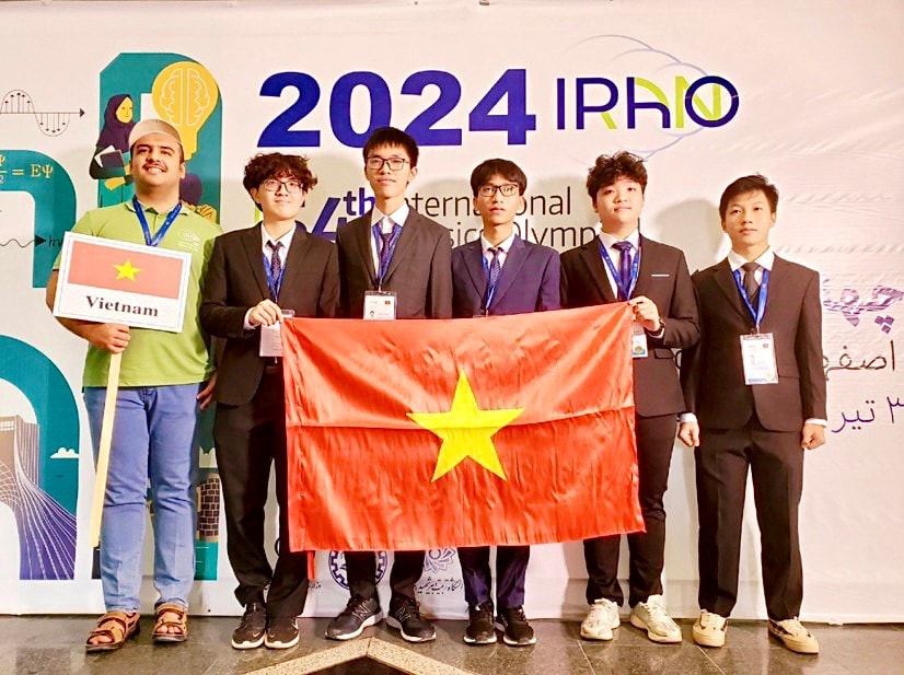 Đội tuyển Việt Nam xuất sắc dành 2 Huy chương Vàng tại Olympic Vật lý quốc tế -0