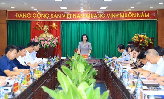 Phó Chủ tịch Thường trực HĐND thành phố Phùng Thị Hồng Hà kết luận buổi làm việc. Ảnh: Lê Hải