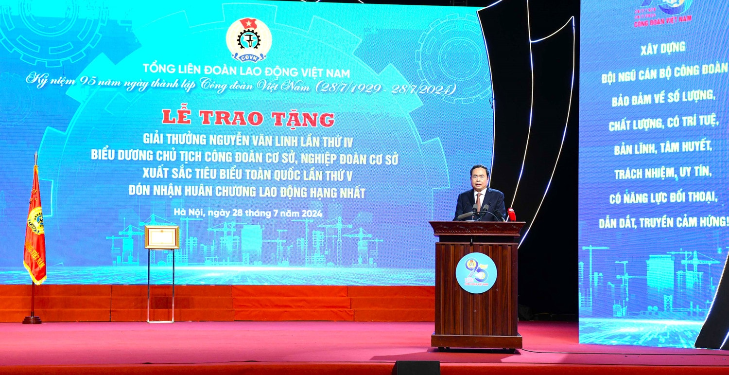 Chủ tịch Quốc hội Trần Thanh Mẫn phát biểu tại buổi lễ. Ảnh Lâm Hiển Chủ tịch Quốc hội Trần Thanh Mẫn: Đổi mới mạnh mẽ, khẳng định vai trò nòng cốt, trực tiếp của Công đoàn Việt Nam trong xây dựng giai cấp công nhân hiện đại, lớn mạnh -0