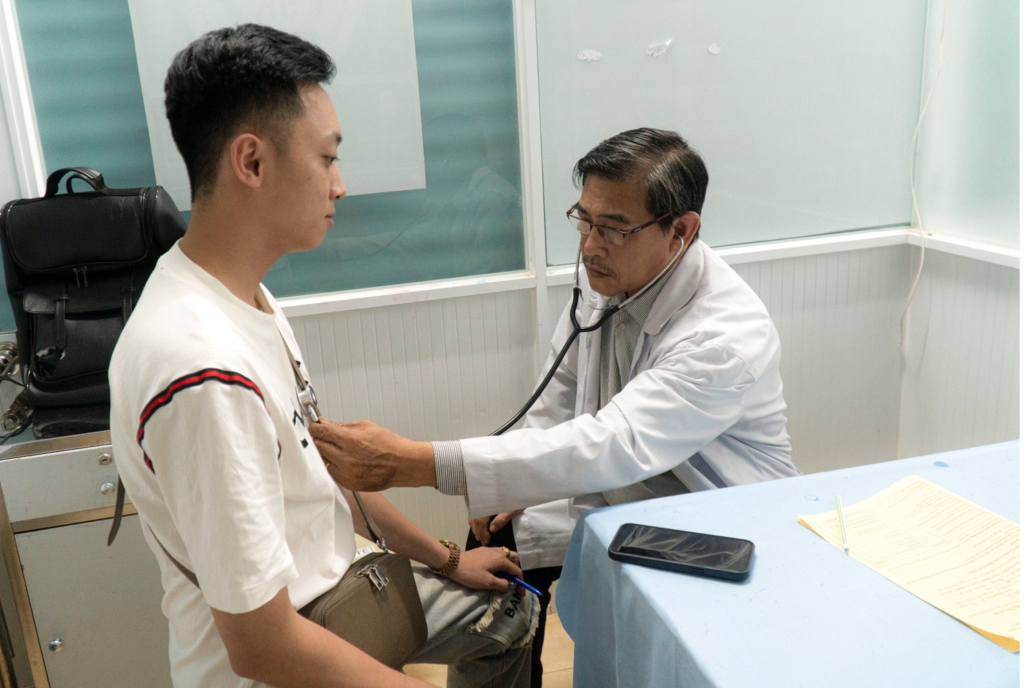 Phòng khám Đa khoa Hoàn Hảo luôn được sự tin cậy của người dân địa phương Phòng khám Đa khoa Hoàn Hảo – Sức khỏe người dân là tiêu chí hàng đầu