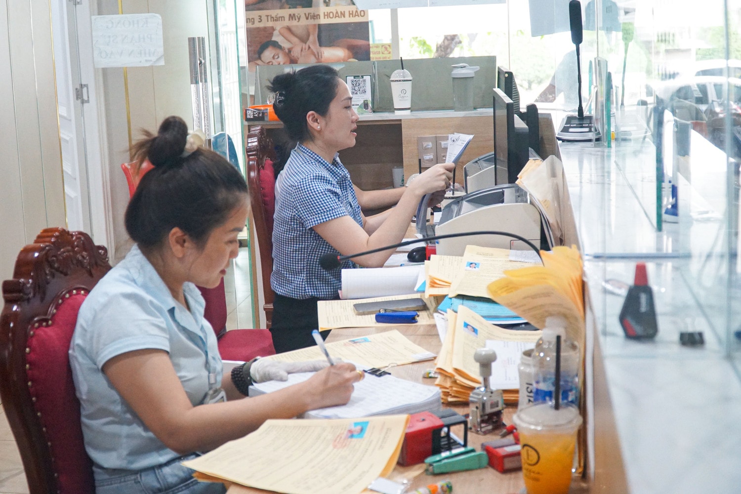 Phòng khám Đa khoa Hoàn Hảo được người dân địa phương tin tưởng trong dịch vụ khám sức khoẻ để thi bằng lái xe, xin việc làm... Phòng khám Đa khoa Hoàn Hảo – Sức khỏe người dân là tiêu chí hàng đầu