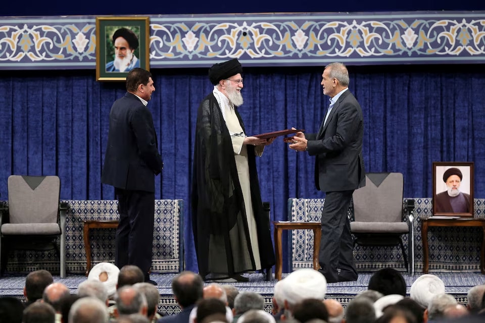 Lãnh tụ tối cao Iran chính thức ủng hộ Tổng thống ôn hòa mới đắc cử -0