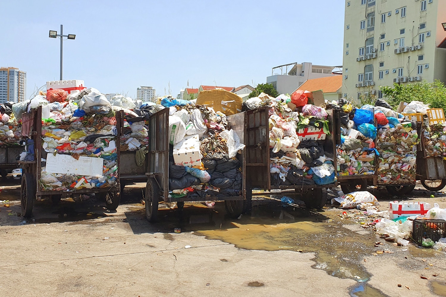 Xe thu gom rác tại quận Bình Thạnh