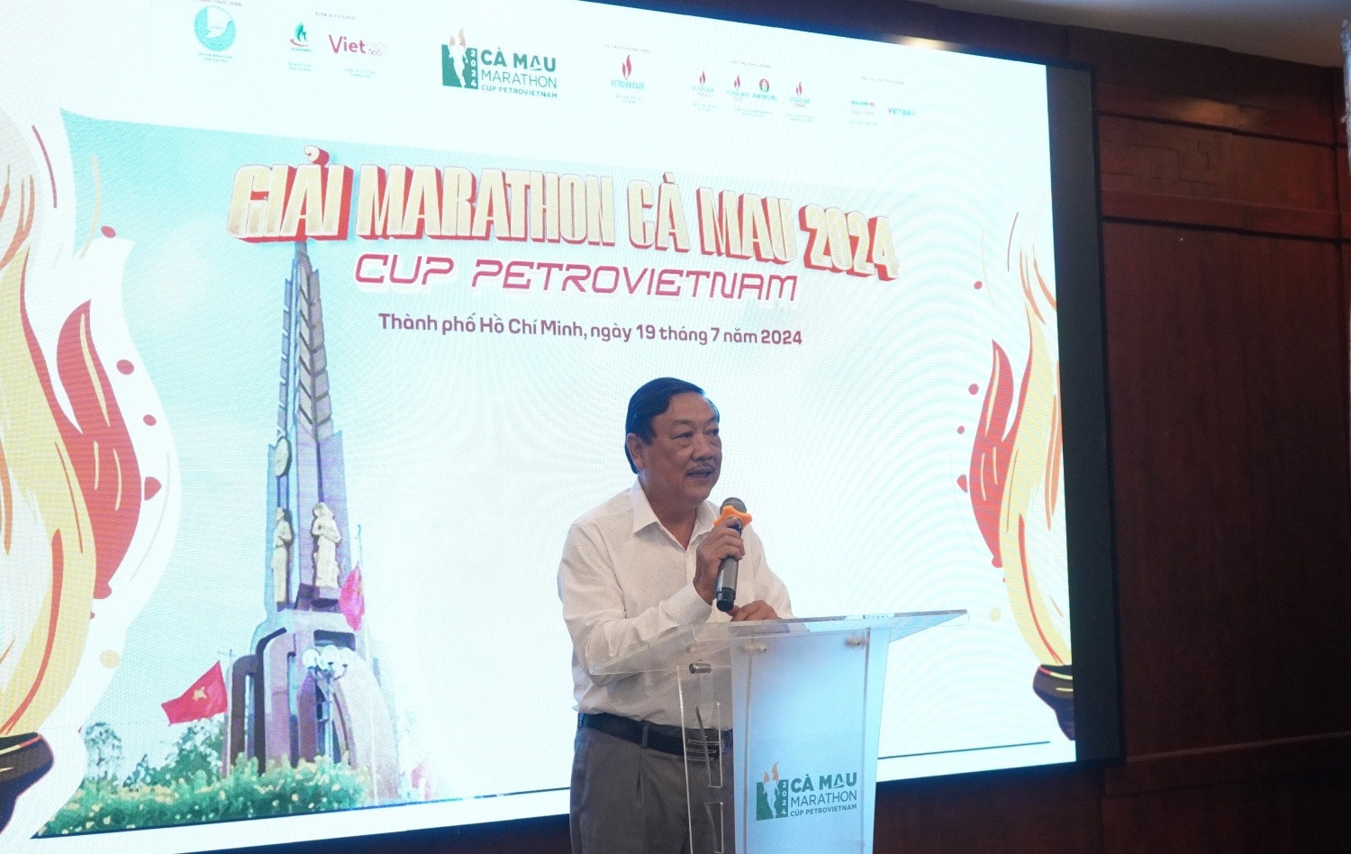 Ông Trần Hiếu Hùng, Giám đốc Sở Văn hóa, Thể thao và Du lịch tỉnh Cà Mau phát biểu. Ảnh:Petrovietnam