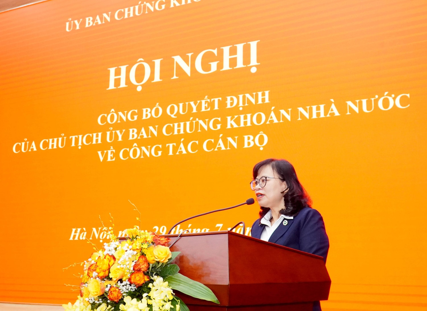 Ủy ban Chứng khoán Nhà nước trao Quyết định điều động, bổ nhiệm công chức giữ chức vụ lãnh đạo -0
