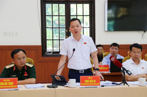 Ủy viên Thường trực Ủy ban Quốc phòng và An ninh Trịnh Xuân An phát biểu Đoàn khảo sát Ủy ban Quốc phòng và An ninh của Quốc hội làm việc tại An Giang