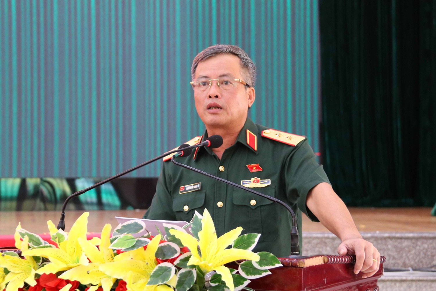 Phó Chủ nhiệm Ủy ban Quốc phòng và An ninh, Trung tướng Nguyễn Hải Hưng phát biểu tại cuộc làm việc Đoàn khảo sát Ủy ban Quốc phòng và An ninh của Quốc hội làm việc tại An Giang