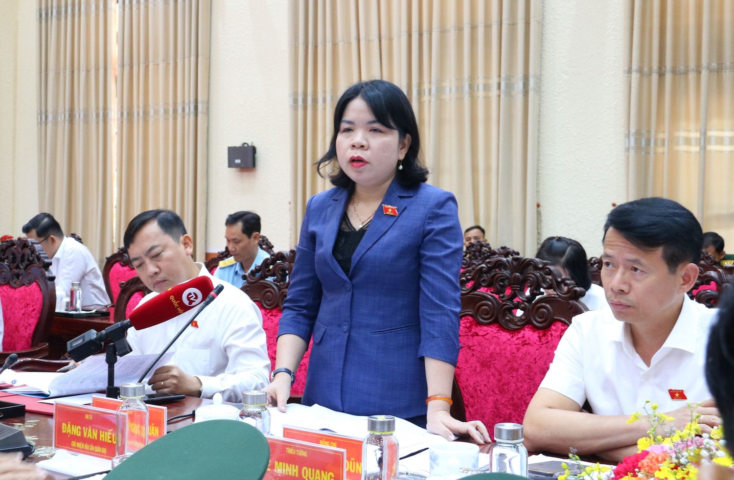 Đại biểu Nguyễn Thị Ngọc Xuân - Phó Trưởng đoàn chuyên trách Đoàn đại biểu Quốc hội tỉnh Bình Dương tham gia góp ý tại buổi làm việc