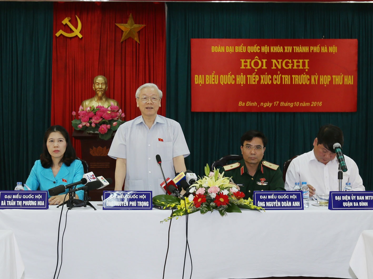 Tổng Bí thư Nguyễn Phú Trọng phát biểu tại Hội nghị tiếp xúc cử tri trước Kỳ họp thứ Hai, Quốc hội khóa XIV ngày 17.10.2016 Ảnh: Trí Dũng