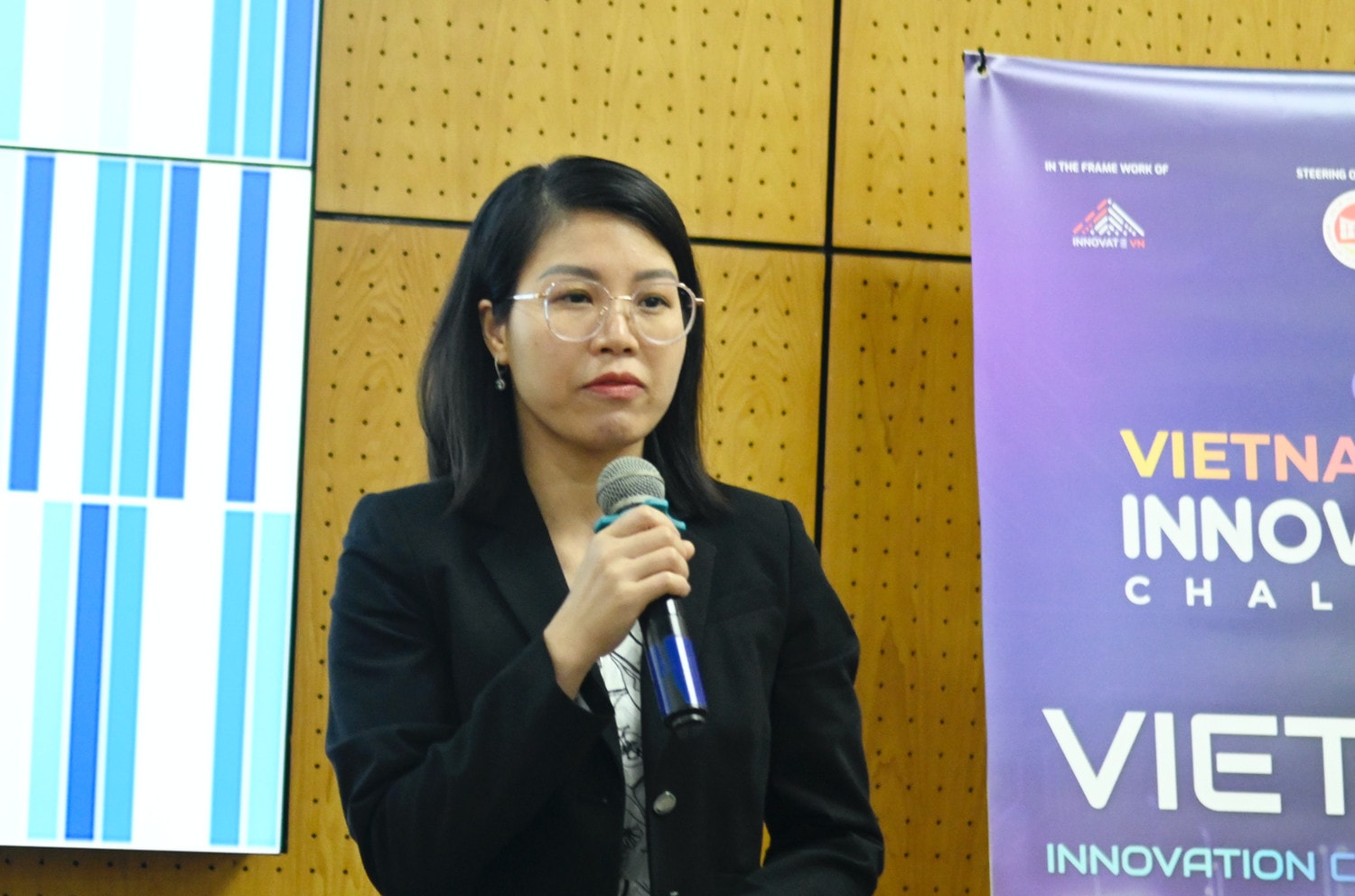 Phụ trách NIC cơ sở Hà Nội Nguyễn Thị Lệ Quyên phát biểu tại hội thảo Việt Nam có nhiều tiềm năng phát triển công nghiệp bán dẫn -0