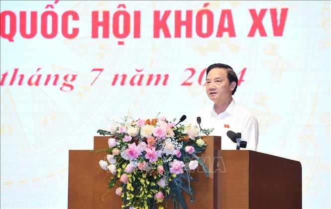 Tiếp tục quán triệt, thực hiện nghiêm túc các nghị quyết, kết luận của Đảng để cụ thể hóa vào Chương trình xây dựng pháp luật hàng năm và bổ sung -1