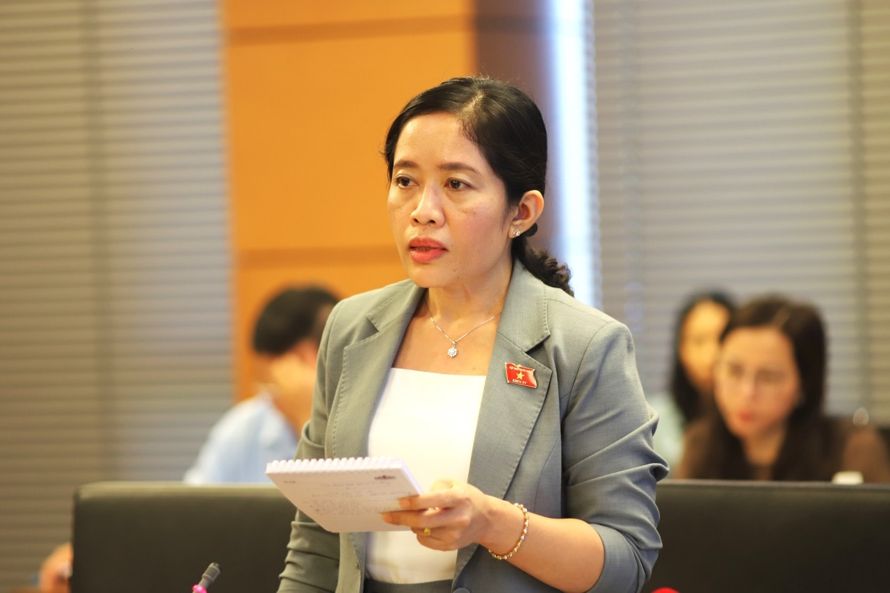 Tân Giám đốc Sở Giáo dục và Đào tạo tỉnh Đắk Lắk Lê Thị Thanh Xuân. Ảnh: Văn Lệ Phó trưởng Đoàn ĐBQH tỉnh Đắk Lắk được bổ nhiệm làm Giám đốc Sở Giáo dục và đào tạo -0