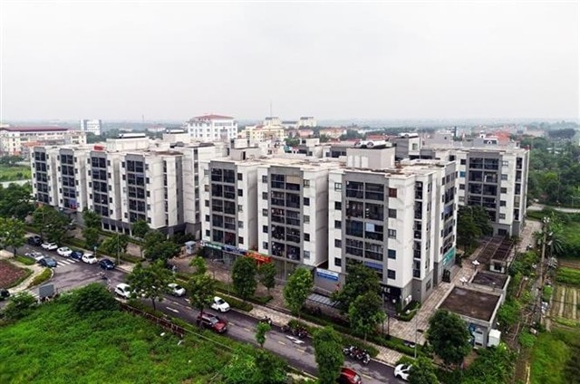 A social housing complex in Me Linh district of Hanoi. (Photo: VNA) Individuals with monthly earnings under 15 million VND prioritised for social housing -0