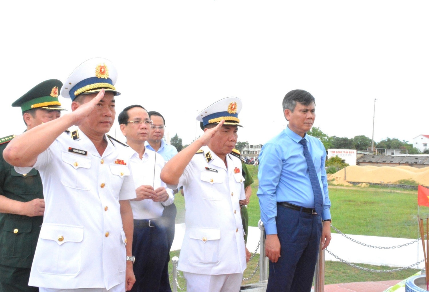 1000 con hạc giấy tưởng niệm Anh hùng Liệt sĩ, Nhân dân trong chiến thắng trận đầu trên sông Gianh -0