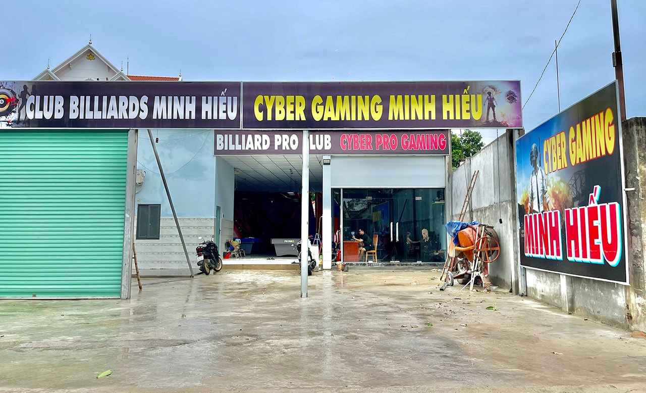 Bình Dương: Xây nhà xưởng làm sân cầu lông bị tố chặn lối lên xuống ruộng của người dân