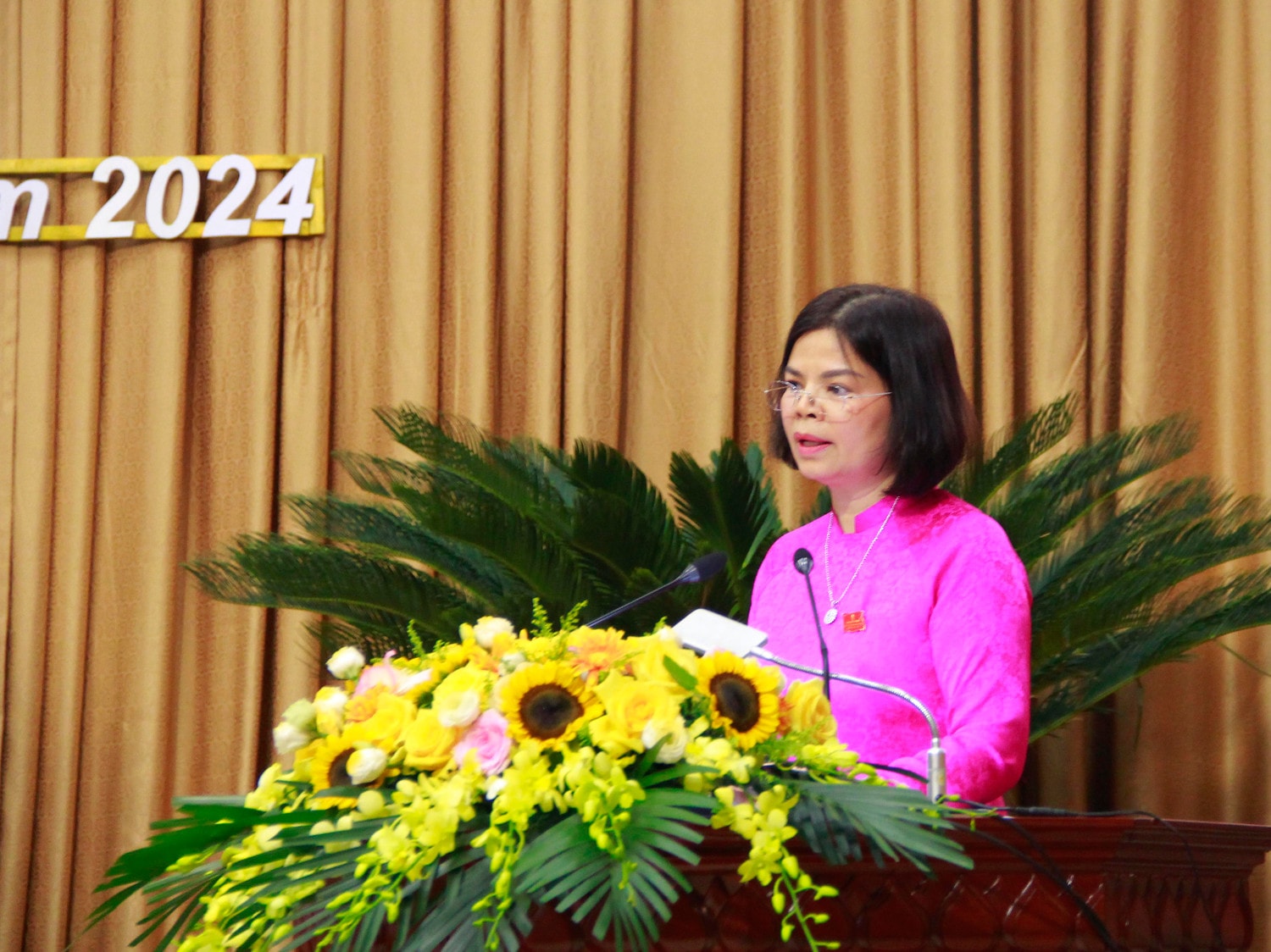 Chủ tịch HĐND tỉnh Nguyễn Hương Giang phát biểu nhận nhiệm vụ. Ảnh: Khánh Duy Bắc Ninh bầu bổ sung chức danh Chủ tịch HĐND và Chủ tịch UBND tỉnh nhiệm kỳ 2021-2026 -0