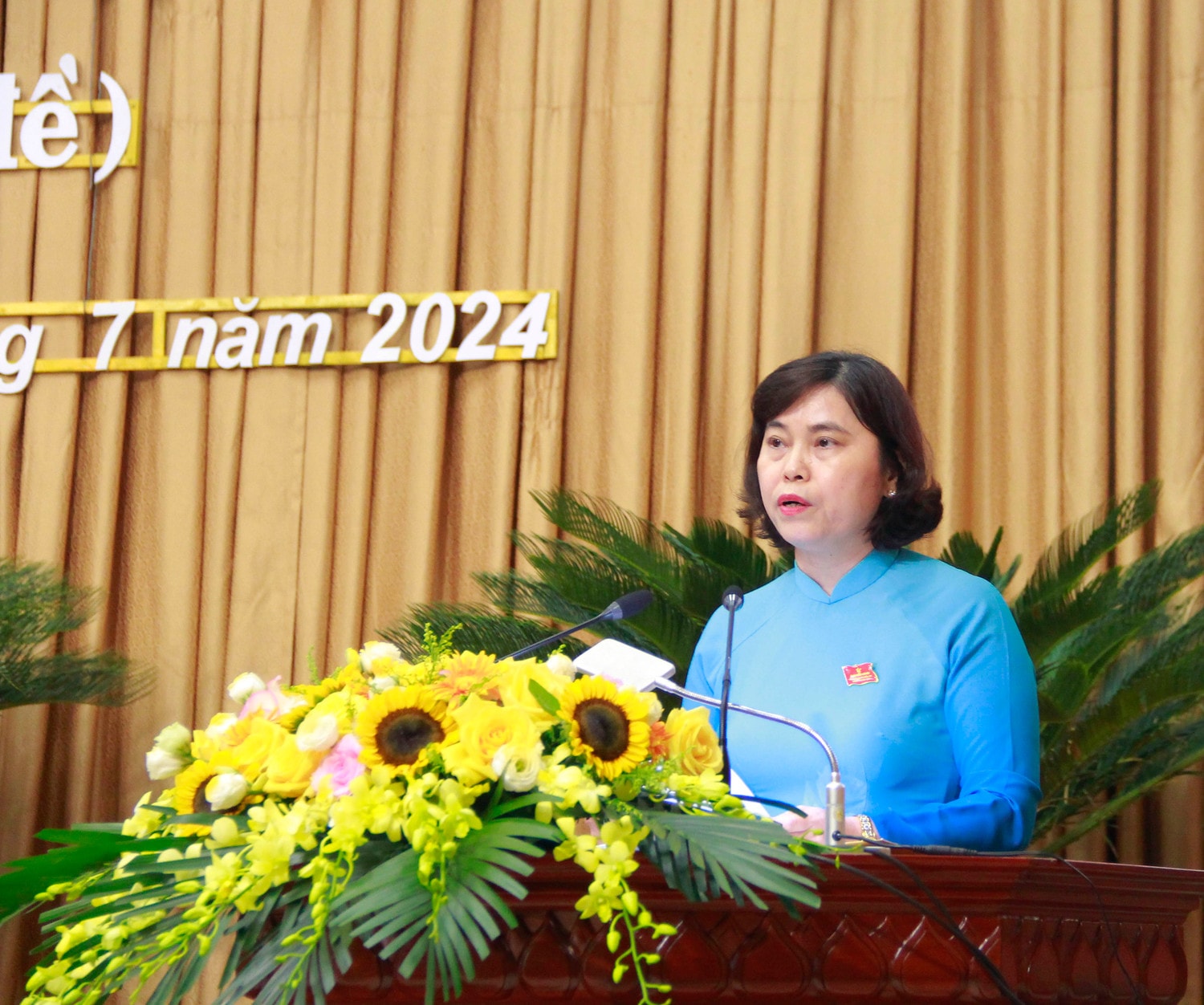 Phó Chủ tịch Thường trực HĐND tỉnh Trần Thị Hằng phát biểu khai mạc kỳ họp. Ảnh: Khánh Duy Bắc Ninh bầu bổ sung chức danh Chủ tịch HĐND và Chủ tịch UBND tỉnh nhiệm kỳ 2021-2026 -0