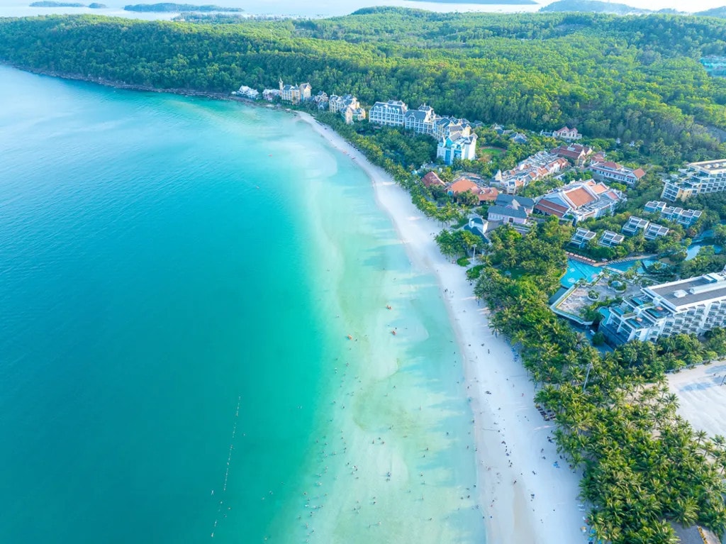 Kem Beach in Phu Quoc has a tropical paradise beauty. Phu Quoc ranked by Rankify Korea as the most popular destination for Korean tourists -0