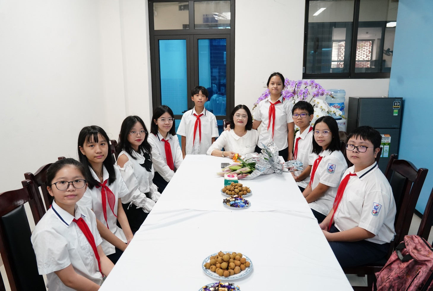 Học sinh Hà Nội háo hức với lá thư mời ăn sáng cùng cô Hiệu trưởng -0