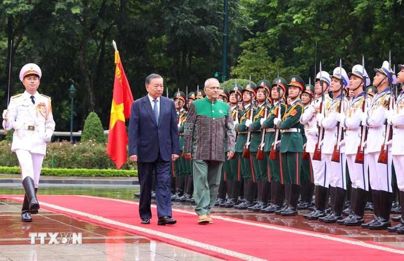 President To Lam on August 1 hosted a red-carpet welcome ceremony for President of Timor-Leste José Ramos-Horta. Photo: VNA President hosts welcome ceremony for Timor-Leste leader -0