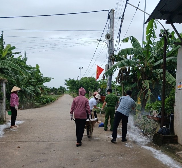 Hà Nội: Thực hiện tổng vệ sinh môi trường tại các địa phương sau lũ -0