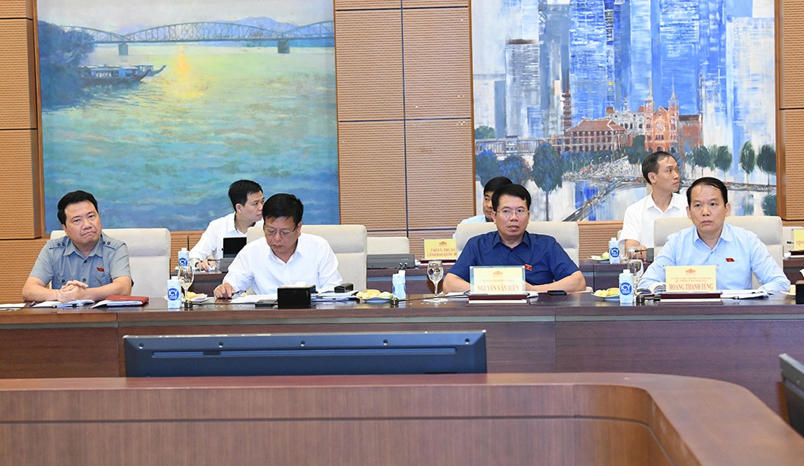 Chủ tịch Quốc hội Trần Thanh Mẫn làm việc với Ủy ban Pháp luật, Ủy ban Tư pháp, Ủy ban Đối ngoại, Văn phòng Quốc hội và Viện Nghiên cứu lập pháp -0