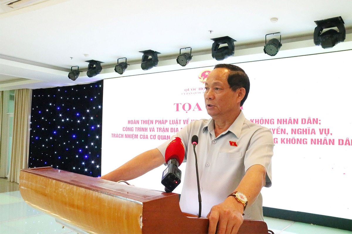 Phó Chủ tịch Quốc hội Trần Quang Phương dự Tọa đàm hoàn thiện pháp luật về hoạt động Phòng không nhân dân -1