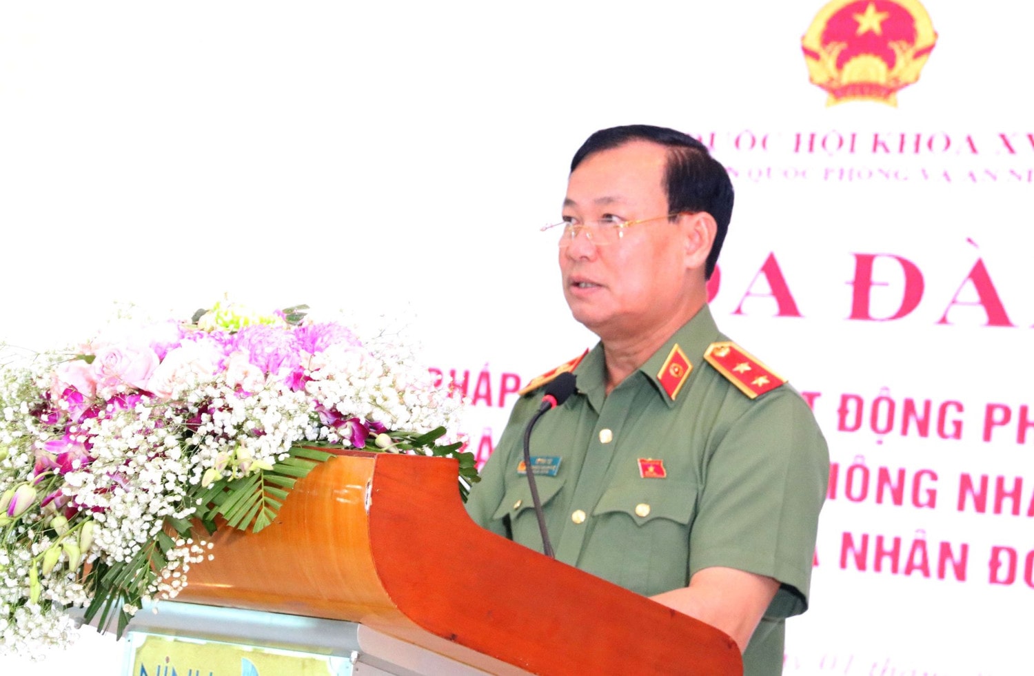 Chủ nhiệm Ủy ban Quốc phòng và An ninh Lê Tấn Tới phát biểu khai mạc Toạ đàm Phó Chủ tịch Quốc hội Trần Quang Phương chủ trì tòa đàm hoàn thiện pháp luật về hoạt động Phòng không nhân dân