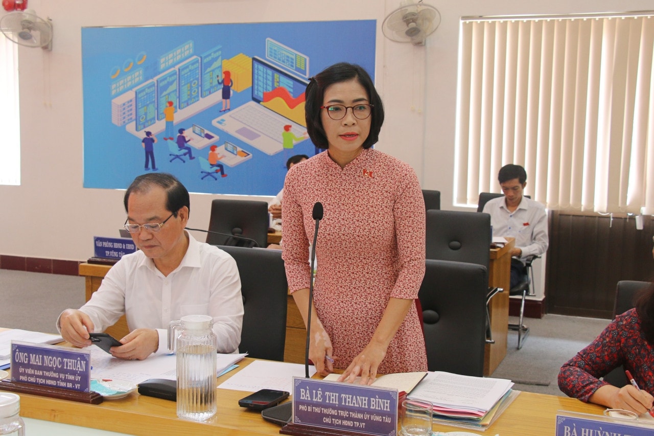 Phó Bí thư Thường trực Thành uỷ, Chủ tịch HĐND TP. Vũng Tàu Lê Thị Thanh Bình làm rõ một số vấn đề Ban soạn thảo quan tâm Khảo sát việc thực hiện pháp luật về hoạt động giám sát của Quốc hội và HĐND tại TP. Vũng Tàu -0