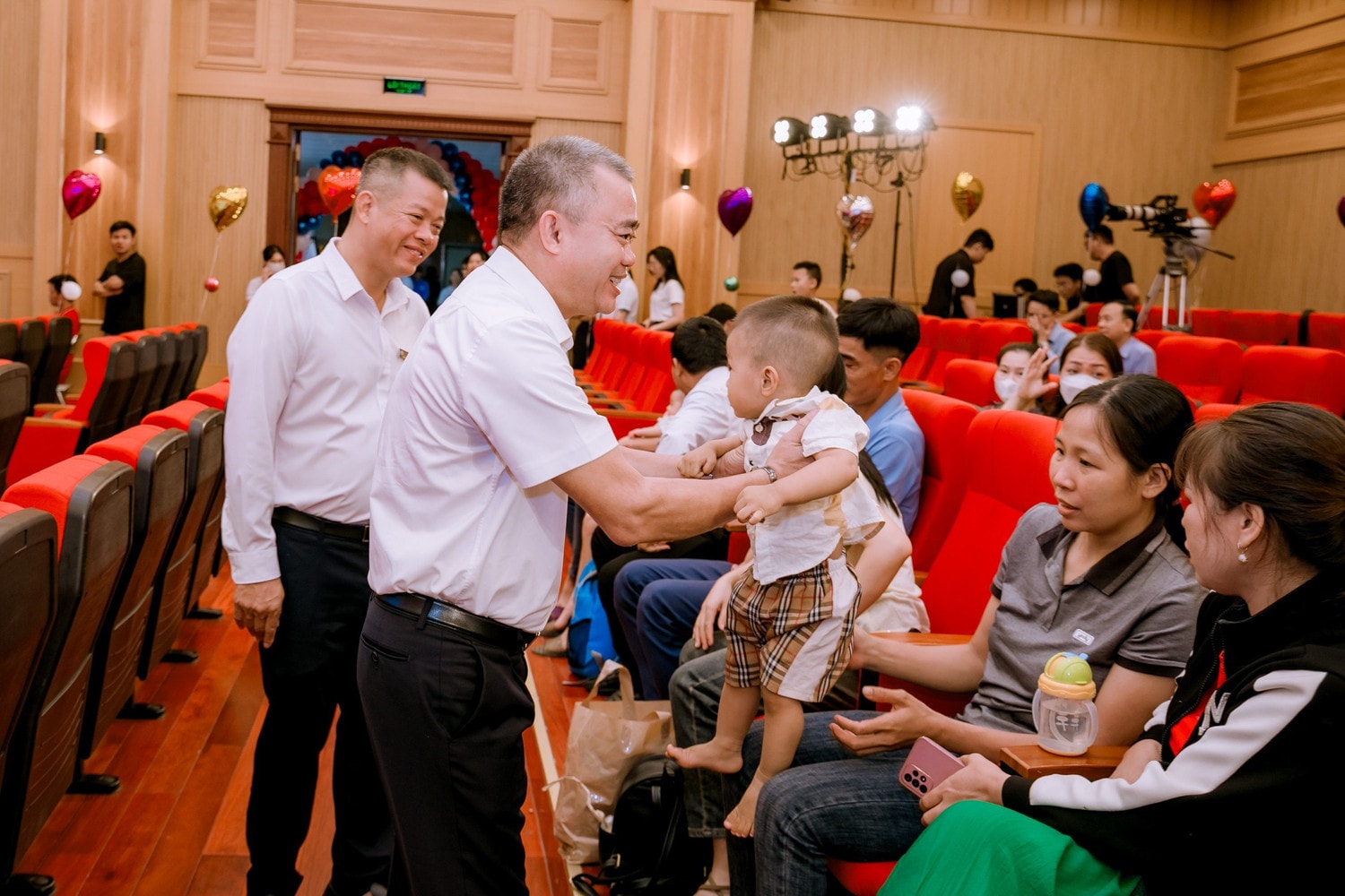 Bệnh viện Bưu điện chi 3,4 tỷ đồng hỗ trợ kinh phí làm thụ tinh trong ống nghiệm cho nhiều cặp vợ chồng -0