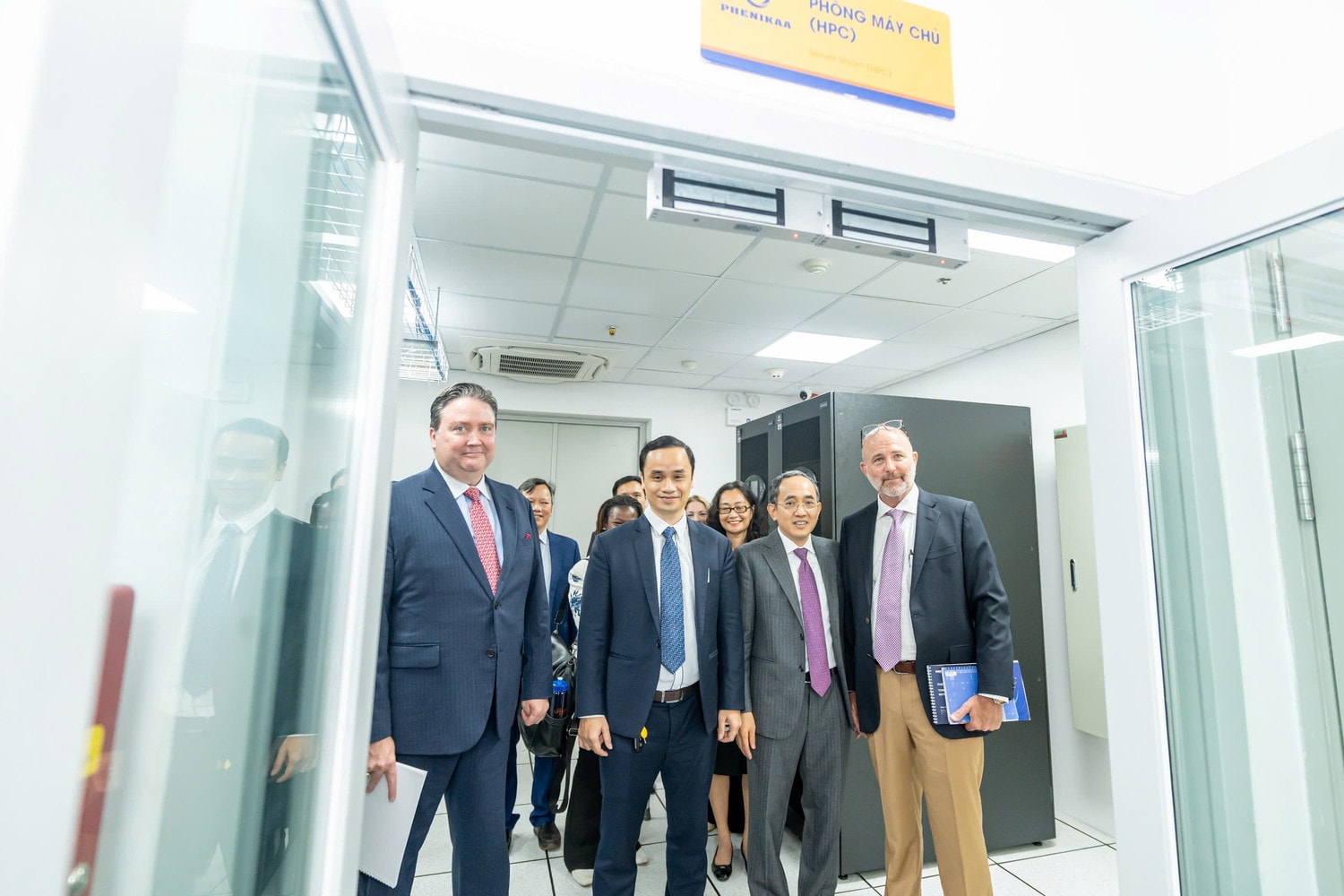 Trường Đại học Phenikaa hướng tới chuẩn mực quốc tế trong đào tạo nhân lực ngành bán dẫn -0