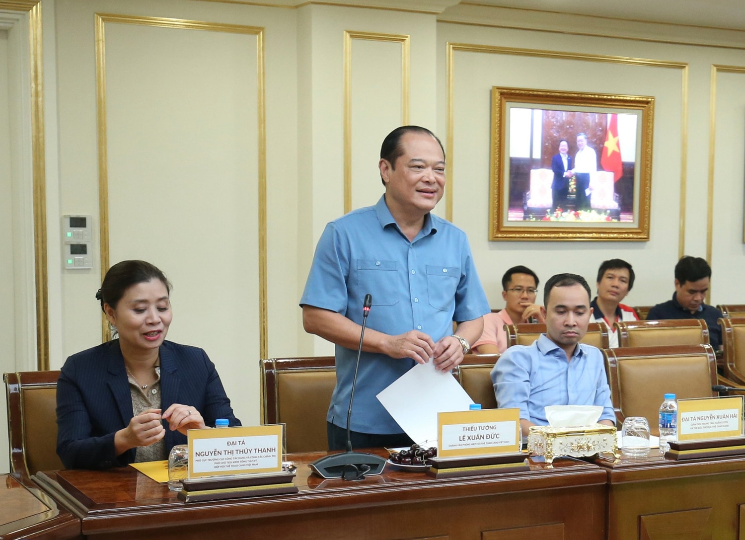 Thiếu tướng Lê Xuân Đức - Phó Cục trưởng Cục CSGT (Bộ Công an), Chánh Văn phòng Hiệp hội thể thao CAND. CLB Bóng bàn CAND – T&T nhận thưởng kỷ lục sau thành tích xuất sắc ở các giải quốc gia -0