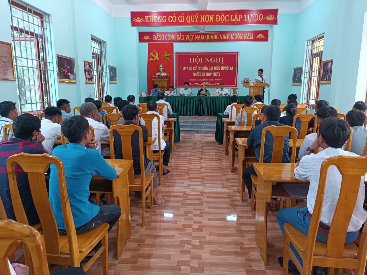 Bài 3: Đảng dẫn đường, Nghị quyết tiếp sức vùng biên -0