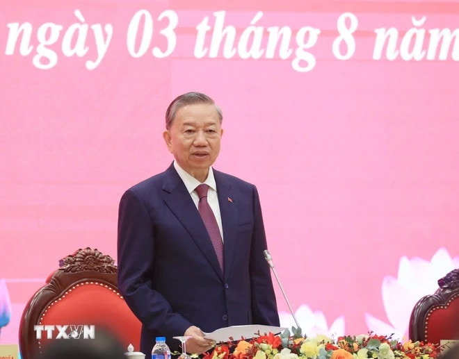 Hết lòng, hết sức phụng sự Tổ quốc, phục vụ Nhân dân, lấy hạnh phúc của Nhân dân là niềm vui, lẽ sống -0