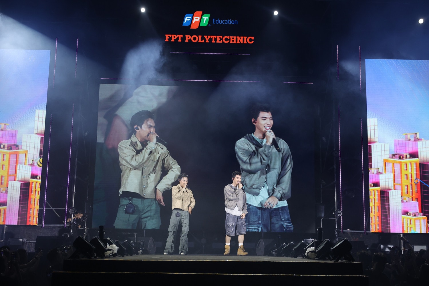 Bùng nổ cảm xúc tại đêm nhạc hội chào tân sinh viên Trường Cao đẳng FPT Polytechnic cơ sở Cần Thơ -0