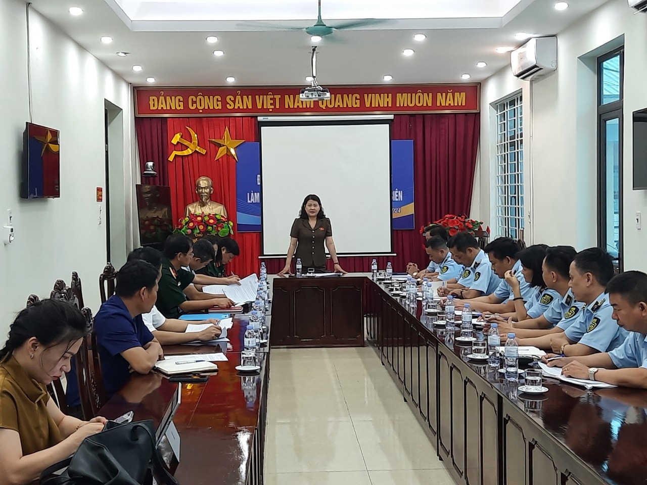 Quang cảnh buổi giám sát tại Cục Quản lý thị trường tỉnh. Ảnh: Đức Cường