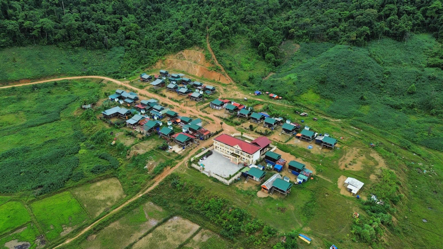Quảng Bình: Nơi ở mới sau thiên tai, nỗi lo cũ về ánh sáng -0