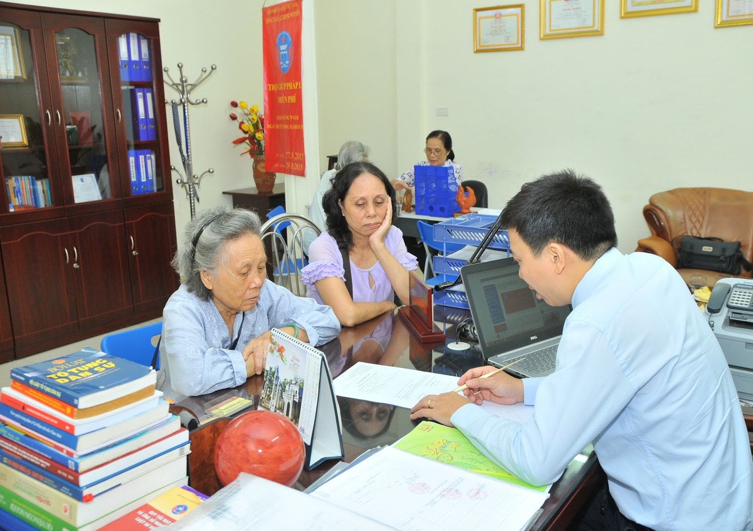6 tháng đầu năm 2024, các Trung tâm TGPL nhà nước đã thụ lý mới 19.102 vụ việc. Nguồn: ITN