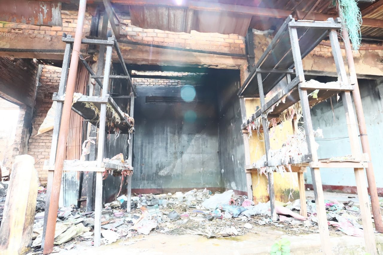 Đắk Lắk: Tiểu thương kêu cứu vì chợ huyện cháy hơn 1 năm chưa rõ nguyên nhân ảnh 5 Tiểu thương kêu cứu vì chợ huyện cháy hơn 1 năm chưa rõ nguyên nhân -0