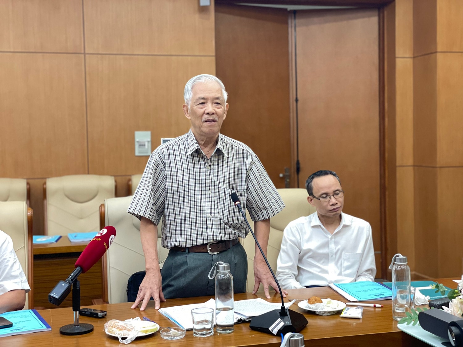 Chủ tịch Hội đồng chuyên môn của Hiệp hội Quảng cáo Việt Nam Trần Hùng phát biểu - Ảnh: Lê Bình